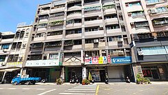 三多商圈/輕軌/面寬4米4前路後巷1+2樓店面