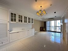 藍小櫻~中港觀邸三房雙平面車位，近市府捷運站