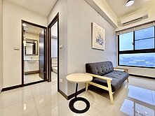 中壢體育園區｜家樂福｜京松｜中樓層套房+車位