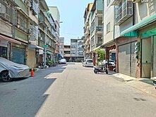 五甲家樂福商圈8米街騎樓透天