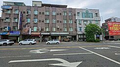 前鎮雙捷運☆15米臨路店住金透店