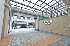 [高雄餐旅]五米面寬車庫別墅｜全屋裝潢可入住