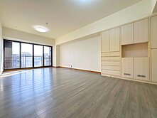 卓喬偉推薦🔻仁美學區有玄關大三房🔻你出我敢談