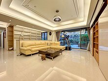 碧連天尊榮露臺大戶雙車位*小巢希望團隊*東達