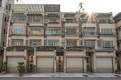 左營區｜前後雙車墅｜1樓可當孝親房｜輕屋齡