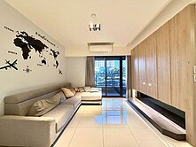 《耀文心三房平車精裝樹梢戶》