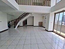 大潤發商圈挑高樓中樓大4房附車位~湖濱儷園