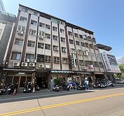 北屯鄰旅順公園近捷運站4套房公寓