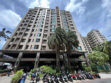 五甲商圈公園大樓.水晶鑽.三房+B1平面車位