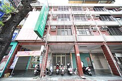 美術館臨路 透店