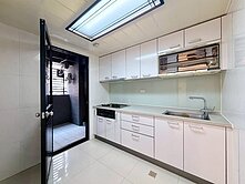 藍小櫻~美術館雲門登峰高樓大二房+休旅車位