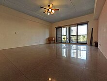 管容承辦~八期稀有面公園捷運旁無限棟距四房三平車