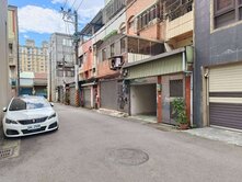 🏡藝文特區靜巷透天｜車庫停車｜原始屋況好規劃🏡