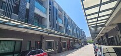 星海路社區型透天門口停車四房二廳四衛稀有釋出