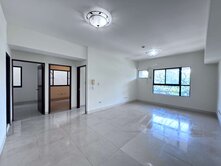 鼎山商圈｜輕軌灣仔內站｜室內23坪三房車位｜光之艷