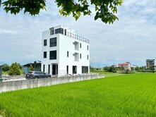 縣政高鐵特區旁河景全新四套房農舍
