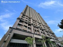 🏠【文山特區◆鳳山車站】景觀高樓邊間三房+車位