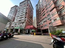 文華高中三層黃金樓店門口好停車