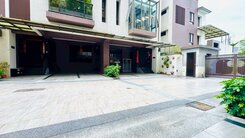 小港大坪頂面寬七米雙併電梯車墅