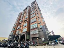 苗栗竹南龍山路｜超值四房樓中樓｜魔術大空間