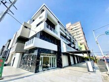 鹽水福砌角窗全新電梯店住