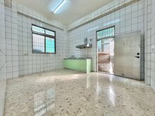 邊間地29坪大地坪透店.可營業登記.可店可住