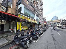 可租售~專任【清大夜市】A級大面寬金店面