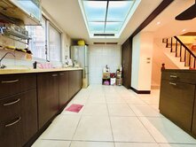 總督府｜中路稀有大空間邊間透天