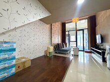 山那邊溫泉燒滾滾挑高套房 熱鬧商業區 高樓視野好 