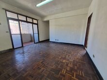 中鋼社區~邊間~ 公寓五樓+平車位