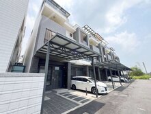 【雅鳳推薦】新光田特區｜全新四房別墅｜前院停車