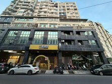 《南科新市鬧區稀有樓店適文武百市》