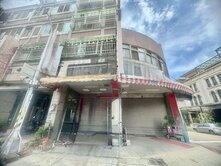 專任★東區20米路角間透天店面-買賣房子找小丸子