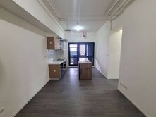 鉑克棶~中路特區~正大興西路上全新未住邊間3房車