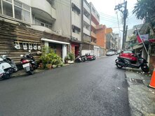 巨城中央路大地坪活巷透天
