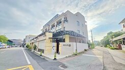 竹山市區大面寬五套房合法主題民宿透天