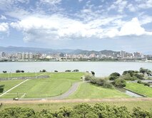 $216仁義重劃區｜珍藏河景宅｜三面採光｜雙坡車