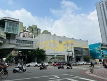 五權捷運站陽光綠意精美套房