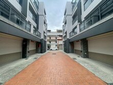 房仲弟妹🏡烏日懷洛宇｜四年屋｜雙車社區別墅