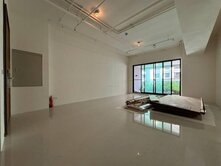 美術館｜皇苑御之苑｜全新未住三房平車豪邸