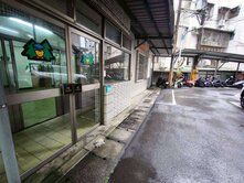 景新國小方正1樓方便停車