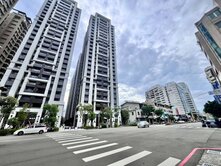正進化路全新完工金店面/一中商圈/車水馬龍