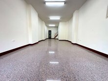 中山大學-哈瑪星捷運站 全棟翻新 燙金透天店面
