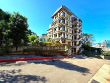 奇岩路「湯自慢花顏」時尚湯屋，電梯｜坡道平面車位