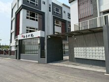 和平大院大面寬帶裝潢雙車別墅