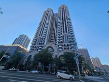 左營高鐵新光三越【鉑愛悅】面寬8米黃金大店面