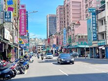 緊鄰百億車站地標｜正路上鑫店面#可停雙車