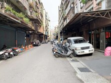 $售三和路四段坡道機械車位限一般轎車142公分