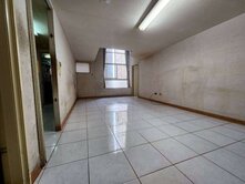 永康高岡屋挑高樓中樓採光三房