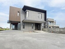 礁溪近國道全新5房電梯農舍~台灣房屋婕如~小豬